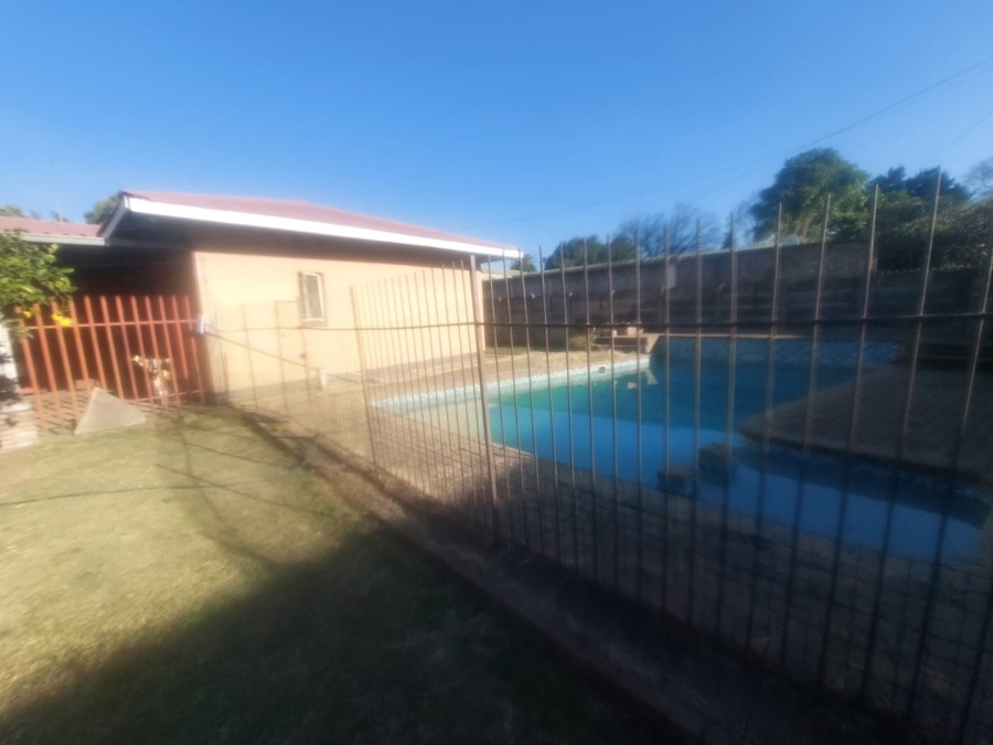 4 Bedroom Property for Sale in Oos Einde North West